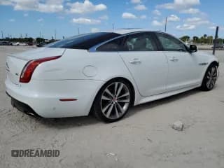 ✅ 2018 Jaguar XJ R-Sport • VIN: SAJWA1C74J8W15533 • Лот: 74861673. Опубликован ранее на Copart с пробегом 46 399 миль. Бесплатный доступ к архиву аукционных продаж из США и подробный отчёт об истории автомобиля на DreamBid. Изображение 3.
