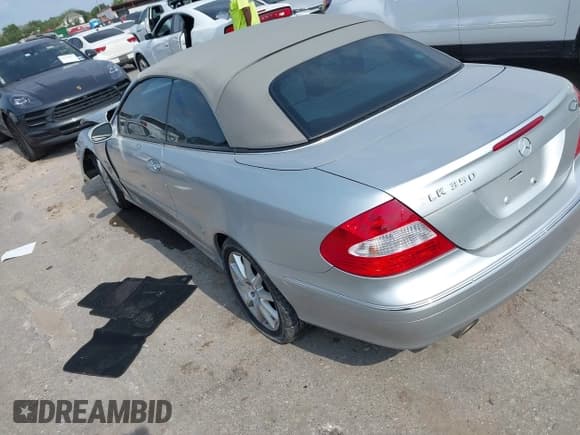 ✅ 2007 Mercedes-Benz CLK 350 • VIN: WDBTK56F57T080161 • Лот: 42291070. Опубликован ранее на IAAI с пробегом 64 689 миль. Бесплатный доступ к архиву аукционных продаж из США и подробный отчёт об истории автомобиля на DreamBid. Изображение 3.