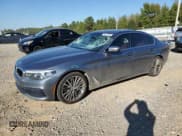 ✅ 2019 BMW 5 Series 530i xDrive • VIN: WBAJA7C50KWW05103 • Лот: 89727695. Опубликован ранее на Copart с пробегом 56 274 миль. Бесплатный доступ к архиву аукционных продаж из США и подробный отчёт об истории автомобиля на DreamBid. Изображение 1.