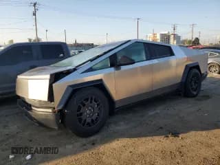 ✅ 2024 Tesla Cybertruck • VIN: 7G2CEHEDXRA013484 • Лот: 43263285. Опубликован ранее на Copart с пробегом 2 869 миль. Бесплатный доступ к архиву аукционных продаж из США и подробный отчёт об истории автомобиля на DreamBid. Изображение 1.