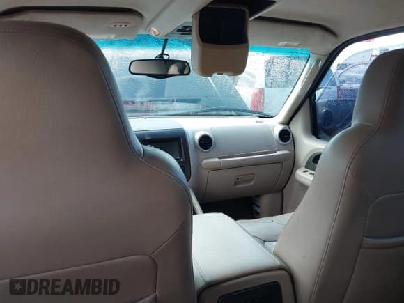 ✅ 2003 Ford Expedition Eddie Bauer • VIN: 1FMRU17W13LB40472 • Lot: 42101615. Listed on IAAI with Not provided. Free auction sales archive from the USA and detailed vehicle history report at DreamBid. Image 13.