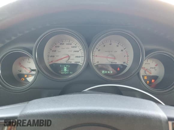 ✅ 2009 Dodge Challenger SRT-8 • VIN: 2B3LJ74W09H526236 • Lot: 73021324. Wystawiony na Copart z przebiegiem 204 247 mil. Bezpłatny archiwum sprzedaży aukcyjnych z USA i szczegółowy raport historii pojazdu na DreamBid. Zdjęcie 9.