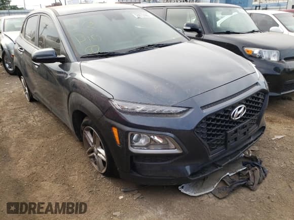 ✅ 2019 Hyundai Kona SE • VIN: KM8K1CAA1KU253723 • Лот: 55872882. Опубликован ранее на Copart с пробегом 61 016 миль. Бесплатный доступ к архиву аукционных продаж из США и подробный отчёт об истории автомобиля на DreamBid. Изображение 1.