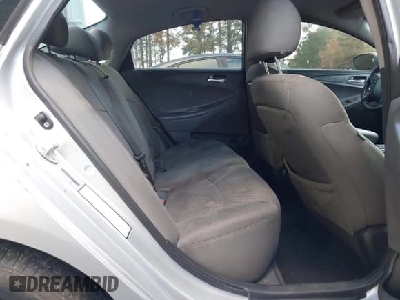 ✅ 2012 Hyundai Sonata GLS • VIN: 5NPEB4AC1CH315137 • Лот: 43674531. Опубликован ранее на IAAI с пробегом 265 191 миль. Бесплатный доступ к архиву аукционных продаж из США и подробный отчёт об истории автомобиля на DreamBid. Изображение 8.