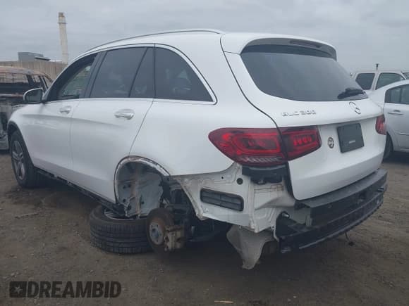 ✅ 2020 Mercedes-Benz GLC 300 • VIN: W1N0G8EB9LF764833 • Lot: 43266845. Listed on IAAI with 50,407 mi. Free auction sales archive from the USA and detailed vehicle history report at DreamBid. Image 6.