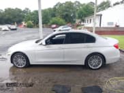 ✅ 2015 BMW 3 Series 328i • VIN: WBA3A5C59FF610240 • Lot: 43061305. Wystawiony na IAAI z przebiegiem 136 725 mil. Bezpłatny archiwum sprzedaży aukcyjnych z USA i szczegółowy raport historii pojazdu na DreamBid. Zdjęcie 14.
