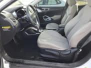 ✅ 2012 Hyundai Veloster w/Red Int • VIN: KMHTC6AD6CU064822 • Lot: 82311244. Wystawiony na Copart z przebiegiem 175 989 mil. Bezpłatny archiwum sprzedaży aukcyjnych z USA i szczegółowy raport historii pojazdu na DreamBid. Zdjęcie 7.