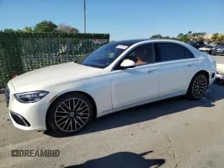 ✅ 2021 Mercedes-Benz S 580 • VIN: W1K6G7GB8MA033372 • Lot: 46752234. Wystawiony na Copart z przebiegiem 8 713 mil. Bezpłatny archiwum sprzedaży aukcyjnych z USA i szczegółowy raport historii pojazdu na DreamBid. Zdjęcie 1.