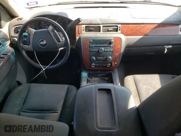 ✅ 2011 Chevrolet Suburban LS • VIN: 1GNSKHE33BR161288 • Lot: 62005814. Wystawiony na Copart z przebiegiem 109 659 mil. Bezpłatny archiwum sprzedaży aukcyjnych z USA i szczegółowy raport historii pojazdu na DreamBid. Zdjęcie 8.