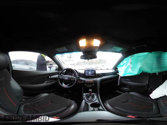 2019 Hyundai Veloster Premium z VIN KMHTG6AF7KU010854, wystawiony jako IAAI lot #41386268 z przebiegiem 87 133 mil mil oraz . Historia ofert i sprzedaży dostępna na DreamBid. Obrazek 18.