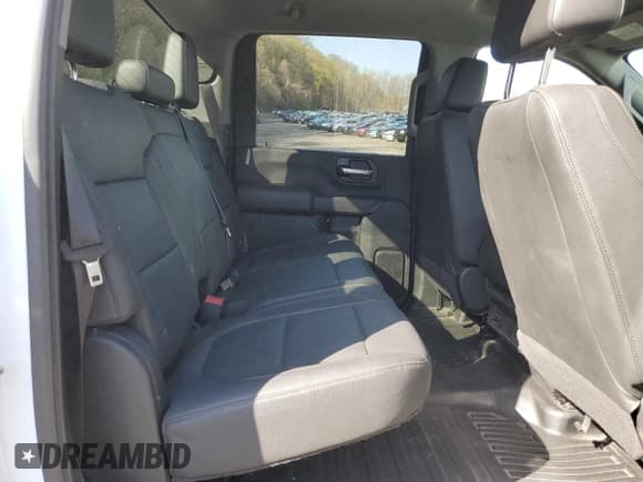 ✅ 2023 GMC Sierra 2500HD Pro • VIN: 1GT49LE74PF129445 • Lot: 54056445. Wystawiony na Copart z przebiegiem 74 143 mil. Bezpłatny archiwum sprzedaży aukcyjnych z USA i szczegółowy raport historii pojazdu na DreamBid. Zdjęcie 10.