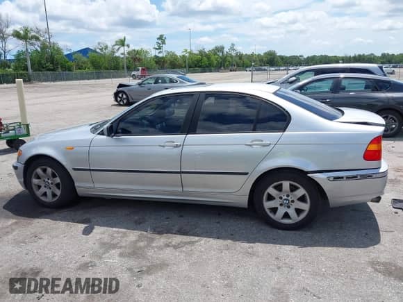 2003 BMW 3 Series 325xi with VIN WBAEU33443PH90683, listed as a IAAI auction lot 42741918 with 170,563 mi miles and . Bid and sale history available at DreamBid. Image 15.