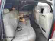 2001 Chevrolet Suburban LT z VIN 1GNEC16T61J257994, wystawiony jako Copart lot #82722074 z przebiegiem 251 319 mil mil oraz Czysty tytuł • Clean title. Historia ofert i sprzedaży dostępna na DreamBid. Obrazek 11.