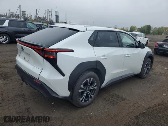 ✅ 2024 Toyota bZ4X XLE • VIN: JTMAAAAA9RA047677 • Lot: 82033365. Listed on Copart with 16,113 mi. Free auction sales archive from the USA and detailed vehicle history report at DreamBid. Image 4.