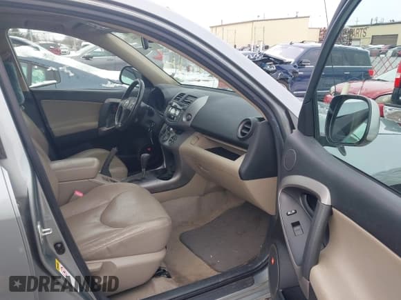 ✅ 2008 Toyota RAV4 Limited • VIN: JTMBK31V085068859 • Lot: 43911448. Listed on IAAI with 211,743 mi. Free auction sales archive from the USA and detailed vehicle history report at DreamBid. Image 5.