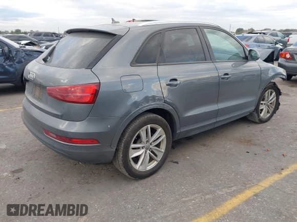 ✅ 2017 Audi Q3 Premium • VIN: WA1BCCFS5HR013516 • Lot: 43472617. Listed on IAAI with 116,823 mi. Free auction sales archive from the USA and detailed vehicle history report at DreamBid. Image 4.