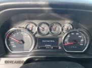 ✅ 2019 Chevrolet Silverado 1500 RST • VIN: 1GCRYEED4KZ354434 • Lot: 74256204. Wystawiony na Copart z przebiegiem 27 272 mil. Bezpłatny archiwum sprzedaży aukcyjnych z USA i szczegółowy raport historii pojazdu na DreamBid. Zdjęcie 9.