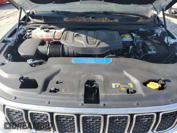 ✅ 2024 Jeep Wagoneer • VIN: 1C4SJSAP2RS145359 • Лот: 58918375. Опубликован ранее на Copart с пробегом 7 611 миль. Бесплатный доступ к архиву аукционных продаж из США и подробный отчёт об истории автомобиля на DreamBid. Изображение 12.