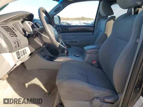 ✅ 2010 Toyota Tacoma • VIN: 5TEUU4EN1AZ748954 • Lot: 92161455. Listed on Copart with 215,274 mi. Free auction sales archive from the USA and detailed vehicle history report at DreamBid. Image 7.