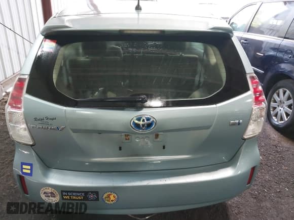 ✅ 2015 Toyota Prius Two • VIN: JTDZN3EU4FJ034659 • Lot: 42407827. Listed on IAAI with 149,938 mi. Free auction sales archive from the USA and detailed vehicle history report at DreamBid. Image 17.