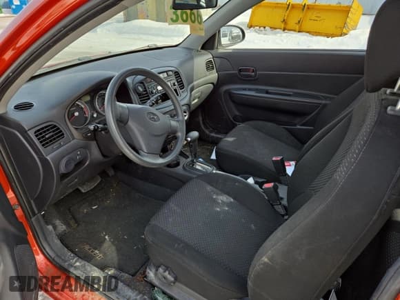 ✅ 2009 Hyundai Accent L • VIN: KMHCN35C29U134562 • Лот: 45573295. Опубликован ранее на Copart с пробегом 58 056 миль. Бесплатный доступ к архиву аукционных продаж из США и подробный отчёт об истории автомобиля на DreamBid. Изображение 7.