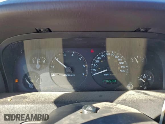 ✅ 2000 Jeep Grand Cherokee Laredo • VIN: 1J4G248S9YC111060 • Lot: 91051085. Listed on Copart with 276,574 mi. Free auction sales archive from the USA and detailed vehicle history report at DreamBid. Image 9.