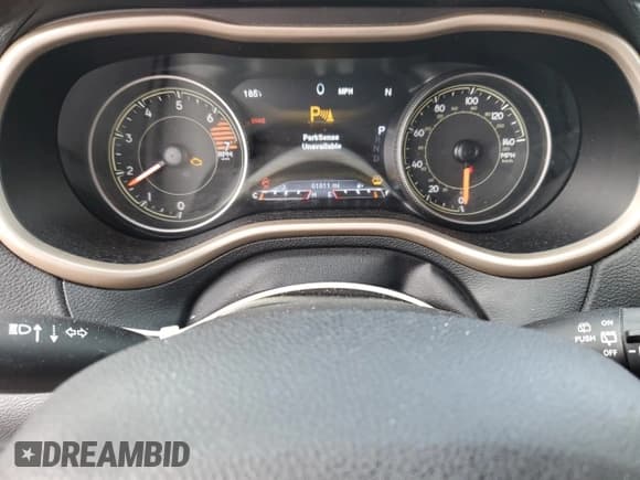 ✅ 2018 Jeep Cherokee Limited • VIN: 1C4PJMDB7JD608414 • Lot: 86493415. Wystawiony na Copart z przebiegiem 61 811 mil. Bezpłatny archiwum sprzedaży aukcyjnych z USA i szczegółowy raport historii pojazdu na DreamBid. Zdjęcie 9.