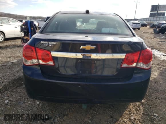 ✅ 2016 Chevrolet Cruze LS • VIN: 1G1PB5SH4G7160045 • Lot: 87715735. Listed on Copart with 142,530 mi. Free auction sales archive from the USA and detailed vehicle history report at DreamBid. Image 6.