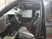 ✅ 2006 Chevrolet Silverado 2500HD LT2 • VIN: 1GCHK23U16F175953 • Lot: 83951755. Wystawiony na Copart z przebiegiem 180 509 mil. Bezpłatny archiwum sprzedaży aukcyjnych z USA i szczegółowy raport historii pojazdu na DreamBid. Zdjęcie 7.