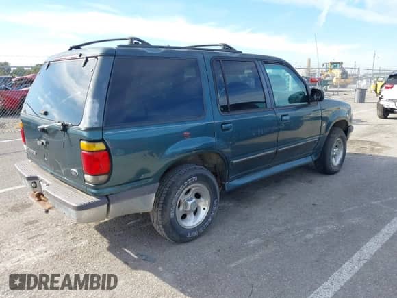 1997 Ford Explorer XLT с VIN 1FMDU35P1VUD27290, выставлен на аукционе IAAI как лот 43546783 с пробегом 307 524 миль миль и . История ставок и продаж доступна на DreamBid. Изображение 4.
