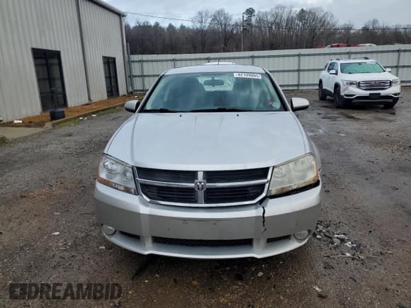 ✅ 2010 Dodge Avenger R/T • VIN: 1B3CC5FB1AN135634 • Lot: 42109865. Wystawiony na Copart z przebiegiem 124 442 mil. Bezpłatny archiwum sprzedaży aukcyjnych z USA i szczegółowy raport historii pojazdu na DreamBid. Zdjęcie 5.