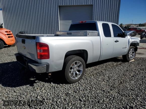✅ 2013 Chevrolet Silverado 1500 LT • VIN: 1GCRCSE04DZ108285 • Lot: 87053535. Listed on Copart with 204,832 mi. Free auction sales archive from the USA and detailed vehicle history report at DreamBid. Image 3.