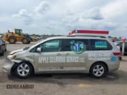 ✅ 2015 Toyota Sienna LE AAS • VIN: 5TDKK3DC5FS568890 • Lot: 43300989. Listed on IAAI with 243,285 mi. Free auction sales archive from the USA and detailed vehicle history report at DreamBid. Image 14.