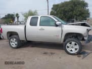 ✅ 2008 Chevrolet Silverado 1500 • VIN: 1GCEC19YX8Z293442 • Lot: 41645039. Wystawiony na IAAI z przebiegiem 128 008 mil. Bezpłatny archiwum sprzedaży aukcyjnych z USA i szczegółowy raport historii pojazdu na DreamBid. Zdjęcie 14.
