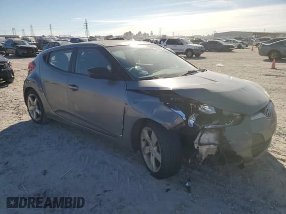 ✅ 2013 Hyundai Veloster w/Black Int • VIN: KMHTC6AD1DU167566 • Lot: 82826274. Wystawiony na Copart z przebiegiem 193 818 mil. Bezpłatny archiwum sprzedaży aukcyjnych z USA i szczegółowy raport historii pojazdu na DreamBid. Zdjęcie 4.