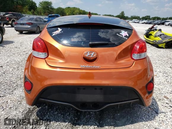 ✅ 2016 Hyundai Veloster Turbo • VIN: KMHTC6AE4GU284586 • Lot: 62097864. Wystawiony na Copart z przebiegiem 102 089 mil. Bezpłatny archiwum sprzedaży aukcyjnych z USA i szczegółowy raport historii pojazdu na DreamBid. Zdjęcie 6.