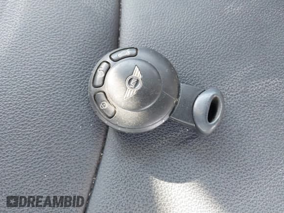 ✅ 2013 MINI Hardtop • VIN: WMWSU3C54DT681349 • Lot: 43530116. Wystawiony na IAAI z przebiegiem 58 561 mil. Bezpłatny archiwum sprzedaży aukcyjnych z USA i szczegółowy raport historii pojazdu na DreamBid. Zdjęcie 11.