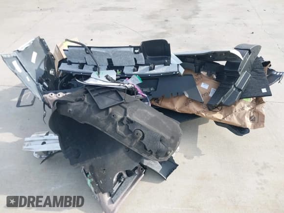 ✅ 2025 Audi Q7 Premium • VIN: WA1ACBF75SD019631 • Lot: 42309555. Listed on IAAI with 7,435 mi. Free auction sales archive from the USA and detailed vehicle history report at DreamBid. Image 12.