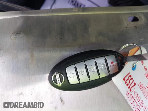 ✅ 2017 Nissan Rogue SL • VIN: 5N1AT2MT0HC881736 • Lot: 41506635. Listed on IAAI with 136,389 mi. Free auction sales archive from the USA and detailed vehicle history report at DreamBid. Image 11.