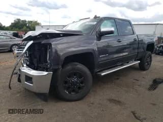 ✅ 2015 Chevrolet Silverado 2500HD LT • VIN: 1GC1KVEGXFF635511 • Lot: 70553285. Wystawiony na Copart z przebiegiem Nie podano. Bezpłatny archiwum sprzedaży aukcyjnych z USA i szczegółowy raport historii pojazdu na DreamBid. Zdjęcie 1.