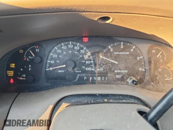 ✅ 2001 Lincoln Navigator • VIN: 5LMEU27A21LJ07189 • Лот: 93109925. Опубликован ранее на Copart с пробегом Не указан. Бесплатный доступ к архиву аукционных продаж из США и подробный отчёт об истории автомобиля на DreamBid. Изображение 9.