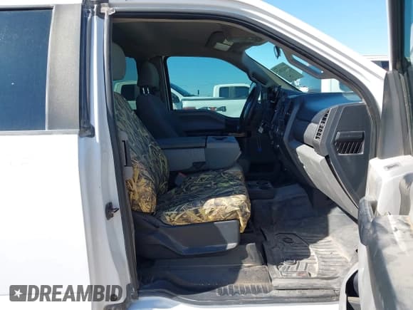 ✅ 2017 Ford F-250 XLT • VIN: 1FT7X2B61HEF18270 • Lot: 43143367. Listed on IAAI with 147,400 mi. Free auction sales archive from the USA and detailed vehicle history report at DreamBid. Image 5.