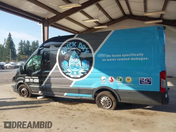 ✅ 2023 Ford Transit Cargo • VIN: 1FTBR3U89PKA33304 • Lot: 43395490. Wystawiony na IAAI z przebiegiem 89 723 mil. Bezpłatny archiwum sprzedaży aukcyjnych z USA i szczegółowy raport historii pojazdu na DreamBid. Zdjęcie 15.