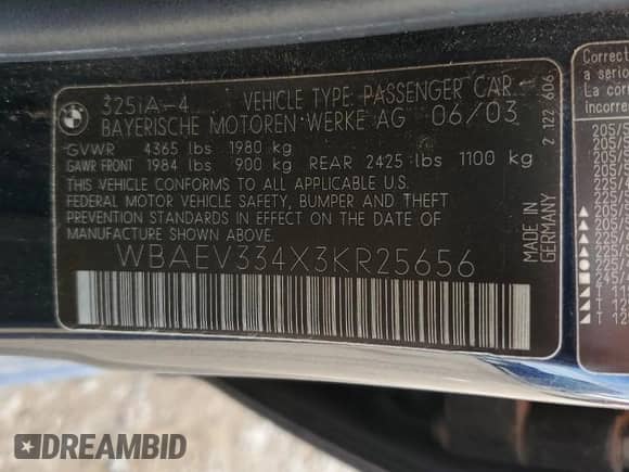 2003 BMW 3 Series 325i z VIN WBAEV334X3KR25656, wystawiony jako Copart lot #87478855 z przebiegiem 262 935 mil mil oraz Czysty tytuł • Clean title. Historia ofert i sprzedaży dostępna na DreamBid. Obrazek 12.