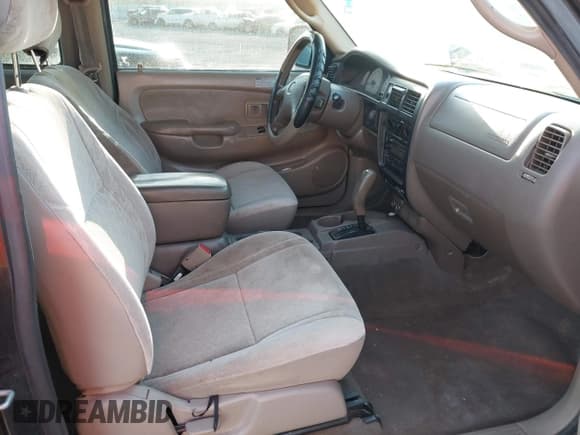 ✅ 2003 Toyota Tacoma PreRunner • VIN: 5TESN92N53Z284771 • Lot: 43742868. Listed on IAAI with 445,263 mi. Free auction sales archive from the USA and detailed vehicle history report at DreamBid. Image 5.