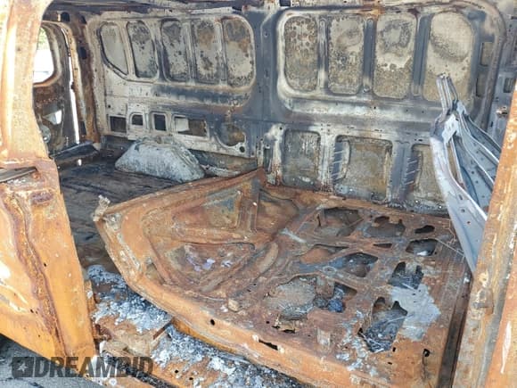 ✅ 2015 Ford Transit • VIN: 1FTNE2YM2FKA31872 • Лот: 60729105. Опубликован ранее на Copart с пробегом Не указан. Бесплатный доступ к архиву аукционных продаж из США и подробный отчёт об истории автомобиля на DreamBid. Изображение 11.