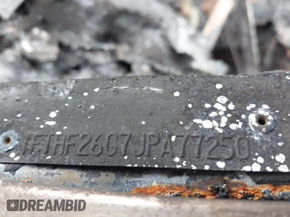 ✅ 1988 Ford F-250 • VIN: 1FTHF26G7JPA77250 • Lot: 43808669. Wystawiony na IAAI z przebiegiem Nie podano. Bezpłatny archiwum sprzedaży aukcyjnych z USA i szczegółowy raport historii pojazdu na DreamBid. Zdjęcie 9.