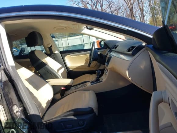 ✅ 2013 Volkswagen CC R-Line • VIN: WVWBP7AN1DE500863 • Lot: 40929279. Listed on IAAI with 150,379 mi. Free auction sales archive from the USA and detailed vehicle history report at DreamBid. Image 5.