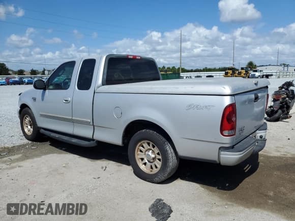 ✅ 2002 Ford F-150 XL • VIN: 1FTRX17W82NB59499 • Lot: 85295365. Listed on Copart with 191,328 mi. Free auction sales archive from the USA and detailed vehicle history report at DreamBid. Image 2.