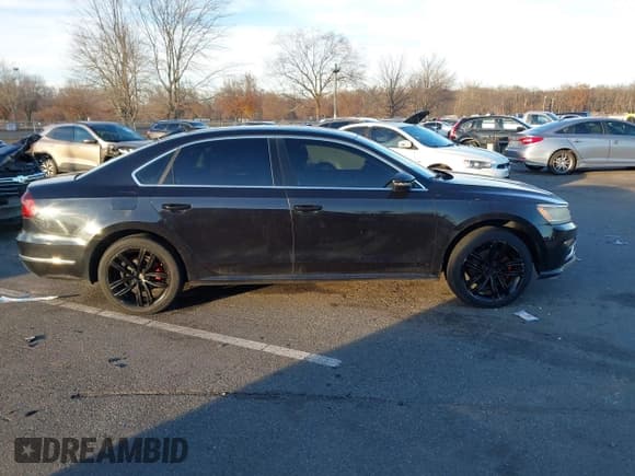 ✅ 2018 Volkswagen Passat SE • VIN: 1VWBA7A36JC012240 • Lot: 43795846. Listed on IAAI with 168,009 mi. Free auction sales archive from the USA and detailed vehicle history report at DreamBid. Image 13.
